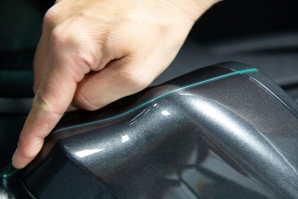 Using Knifeless tape from 3M