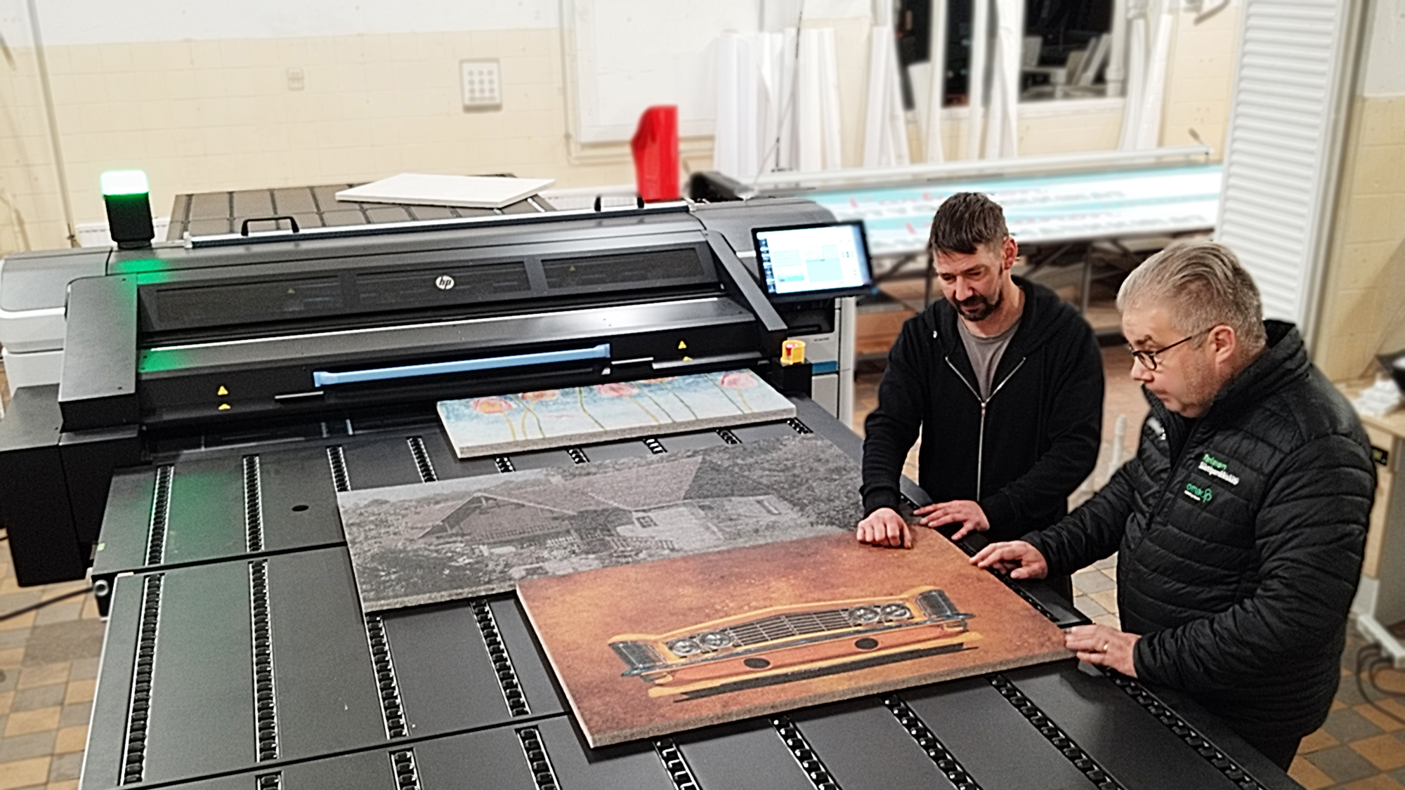 Spandex toimitti T&S-Mainokselle Suomen ensimmäisen HP Latex R530:n – hybriditulostin avaa ovia uusille markkinoille